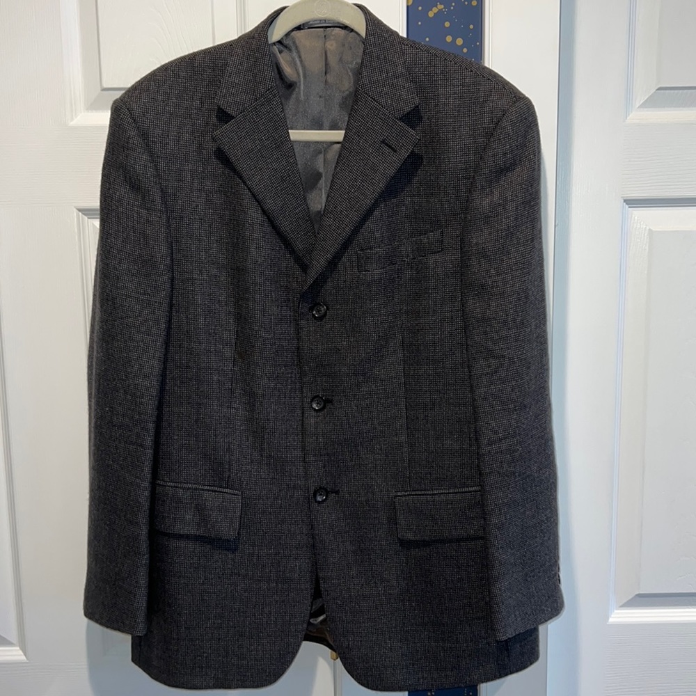 Oscar De La Renta 100% wool, 3 button men’s sport jacket.